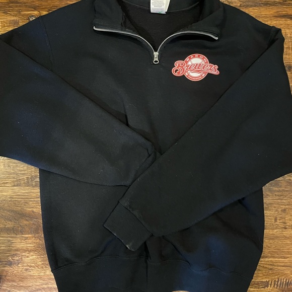 super cute sweatshirt!! Black and half zip, it says “brewers” on red label - Picture 3 of 3